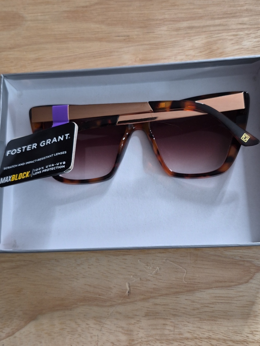 Foster Grant Tortoiseshell Cat-Eye Sunglasses with Brown Gradient Lenses - Picture 2 of 4